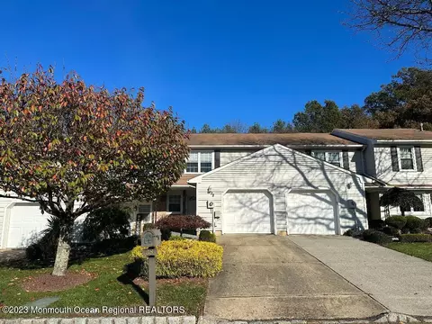 38 Staghorn Dr, Old Bridge, NJ 08857