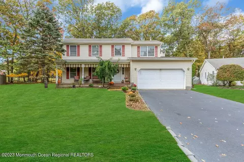 32 Cedar St, Eatontown, NJ 07724