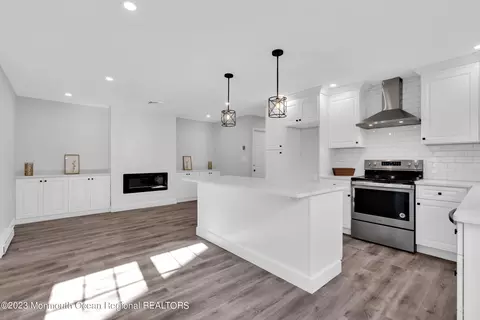 5 Surrey St, Manchester, NJ 08759