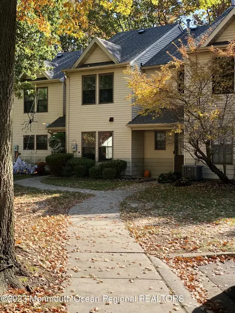 31 Eucalyptus Ct, Jackson, NJ 08527