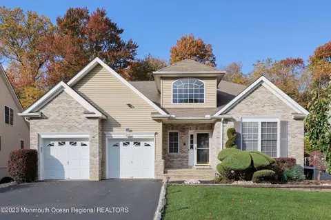 107 Scarborough Way, Marlboro, NJ 07746