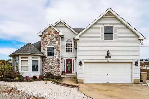 150 Cedar Run Rd, Bayville, NJ 08721
