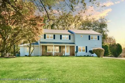 6 Wickatunk Rd, Manalapan, NJ 07726