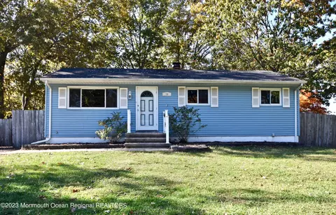 30 Bittern Ln, Bayville, NJ 08721