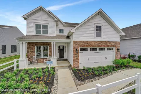 23 Begonia Dr, Manalapan, NJ 07726