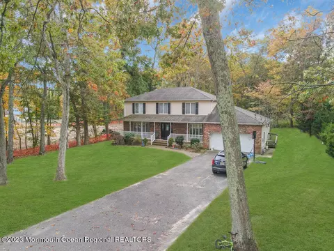 5 Galassi Ct, Jackson, NJ 08527