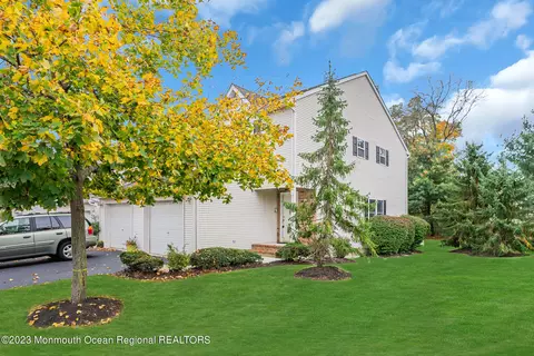 41 Lenny Ct, Aberdeen, NJ 07747