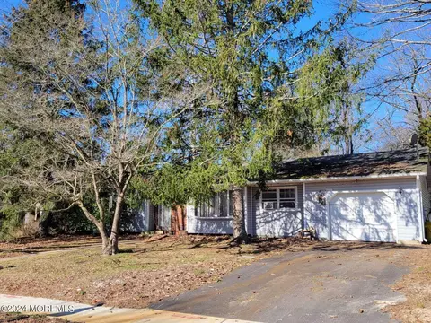 98 Valley Rd, Jackson, NJ 08527