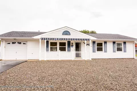 13 Oneida Ave, Waretown, NJ 08758
