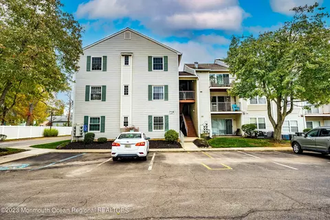 231 Atlantic St #29, Keyport, NJ 07735