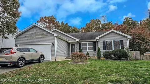 179 Atlantis Ave, Manahawkin, NJ 08050