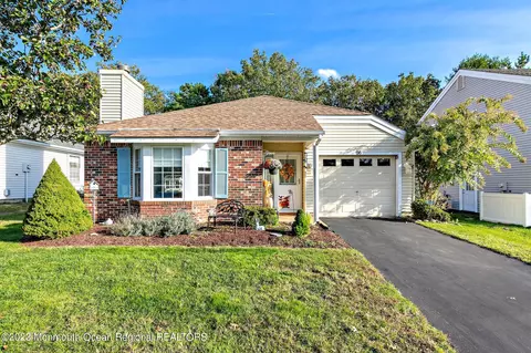 96 Pine Oak Blvd, Barnegat, NJ 08005