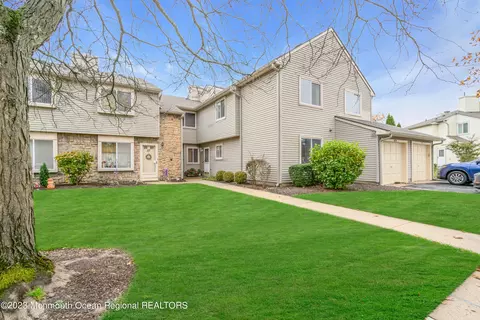 49 Chatham Ct #903, East Windsor, NJ 08520