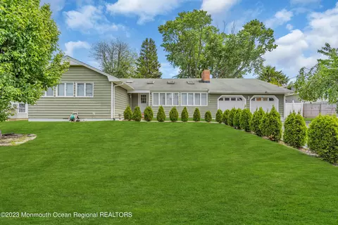 3 Spaulding Pl, Monmouth Beach, NJ 07750