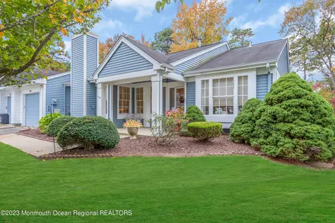 1003 Buckingham Dr #B, Manchester, NJ 08759
