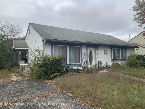 124 Village Dr, Barnegat, NJ 08005