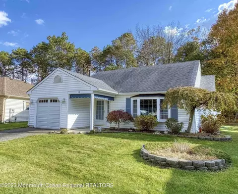 15 Beaver Hollow Dr, Brick, NJ 08724