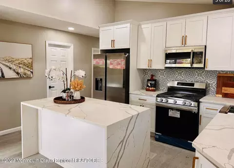 738 Gail Dr, Neptune City, NJ 07753