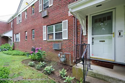 149 Manor Dr, Red Bank, NJ 07701
