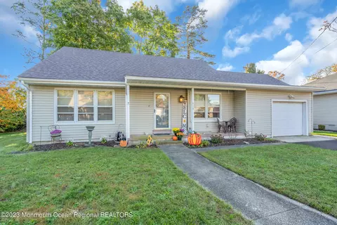 413 Ship Ave, Beachwood, NJ 08722