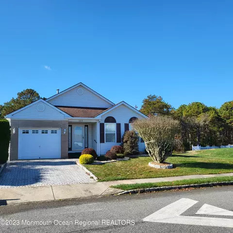 165 Prince Charles Dr, Toms River, NJ 08757