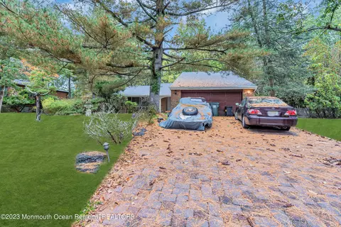 30 London Dr, Jackson, NJ 08527
