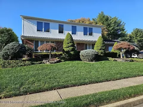 3 Everett Ct, Marlboro, NJ 07746