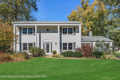 14 Kilmer Dr, Manalapan, NJ 07726