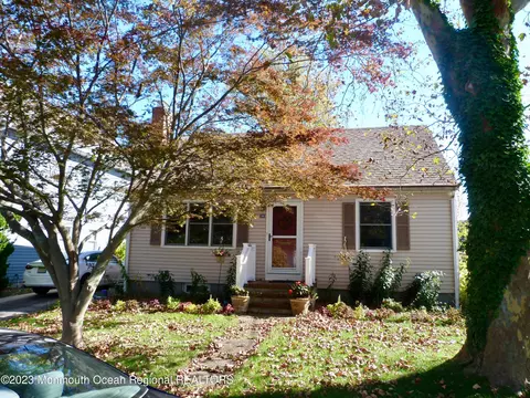 20 Trenton Ave, Manasquan, NJ 08736