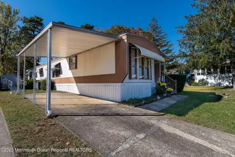 11 Joan Ct, Barnegat, NJ 08005