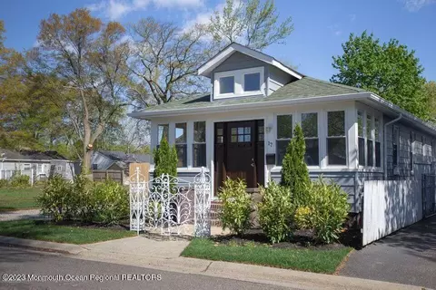 17 Dalby Pl, Middletown, NJ 07748