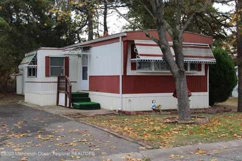 41 Panda Ln, Whiting, NJ 08759