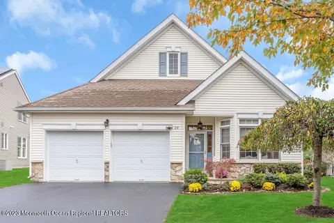 20 Dogwood Dr, Ocean, NJ 07712
