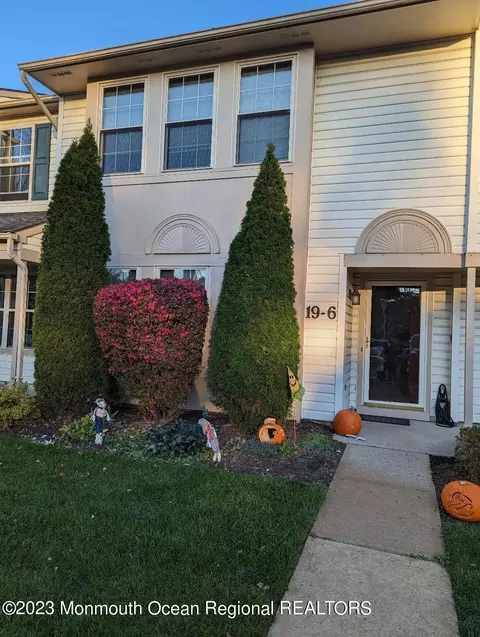 19 Remington Dr # -6, Freehold, NJ 07728