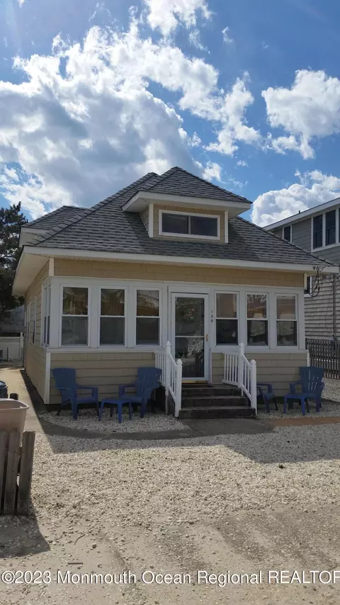 126 E 20th St #1, Ship Bottom, NJ 08008