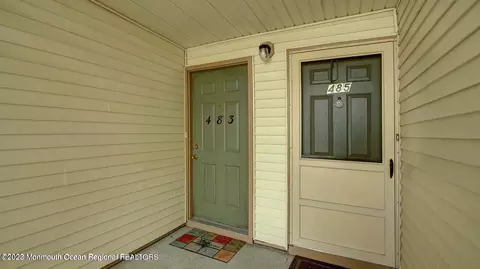 483 Bayberry Ct, Englishtown, NJ 07726