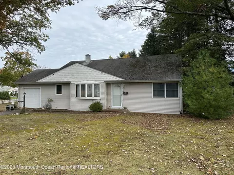 34 Miller Ave, Holmdel, NJ 07733
