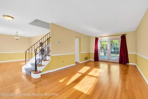 14 Daniel Dr, Matawan, NJ 07747 photo 7