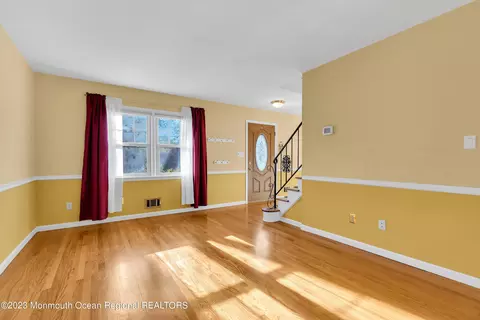14 Daniel Dr, Matawan, NJ 07747 photo 8