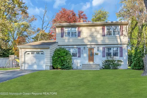 14 Daniel Dr, Matawan, NJ 07747 photo 2