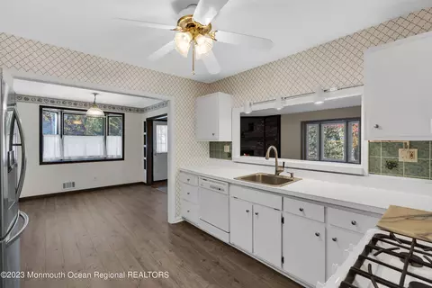 14 Daniel Dr, Matawan, NJ 07747 photo 12