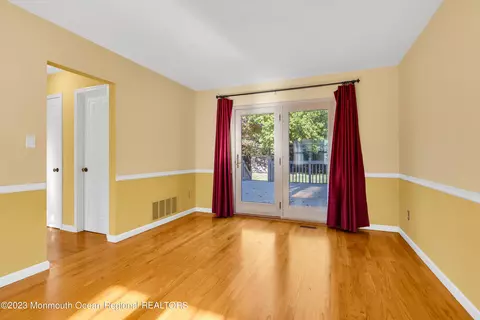 14 Daniel Dr, Matawan, NJ 07747 photo 10