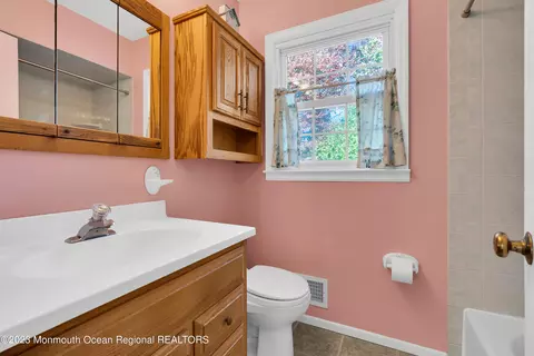 14 Daniel Dr, Matawan, NJ 07747 photo 33