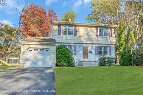 14 Daniel Dr, Matawan, NJ 07747