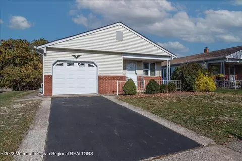56 Orlando Blvd, Toms River, NJ 08757