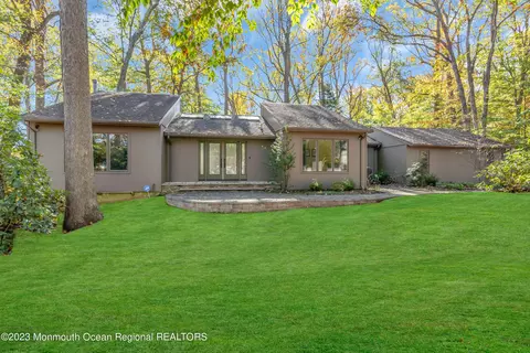 132 Borden Rd, Middletown, NJ 07748