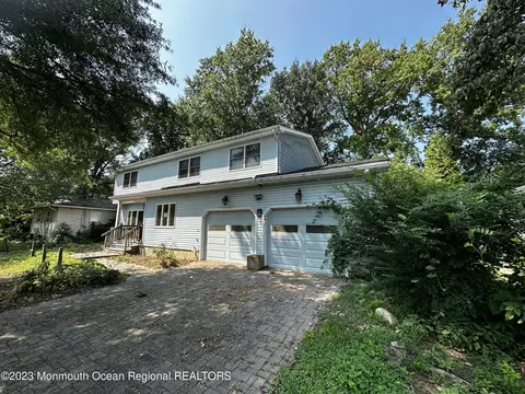 5 Sheffield Rd, Hamilton, NJ 08619