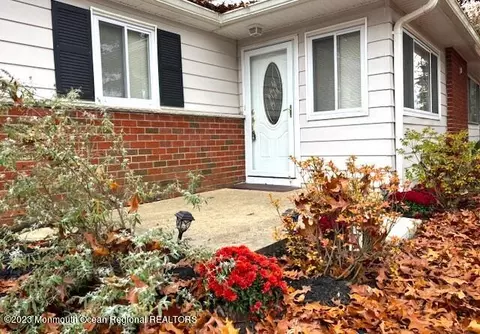 19 Pheasant St #B, Manchester, NJ 08759