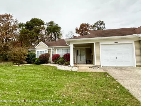 1001 Thornbury Ln # A, Manchester, NJ 08759