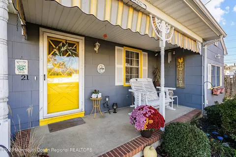 21 Stockton Lake Blvd, Manasquan, NJ 08736